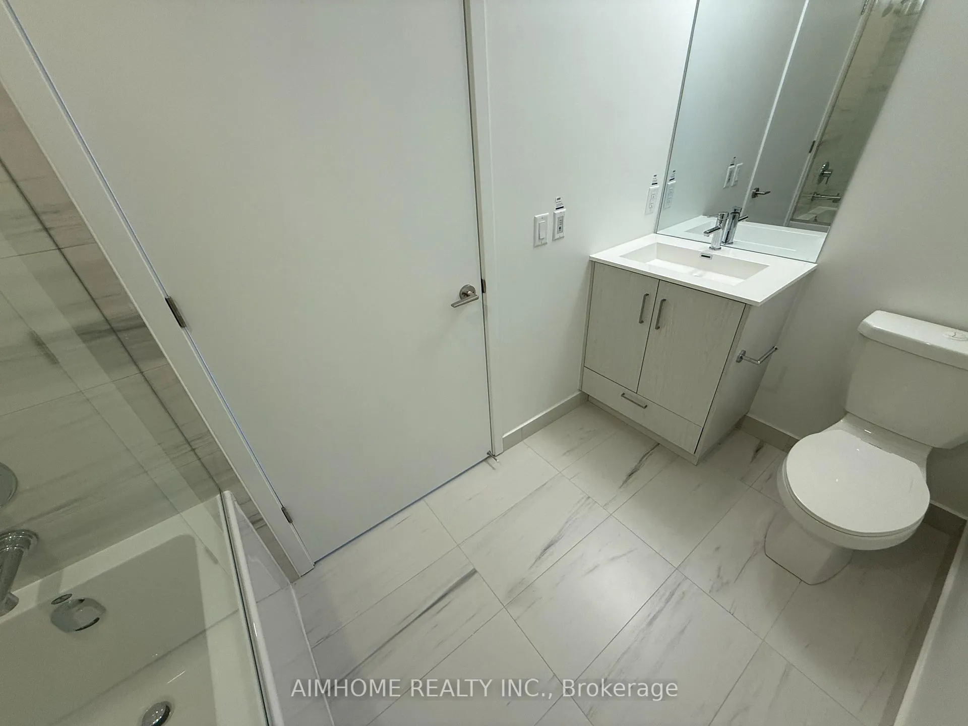 Photo 6 of Unit 3502, 180 Front Street E, Toronto, Moss Park — HOMEH