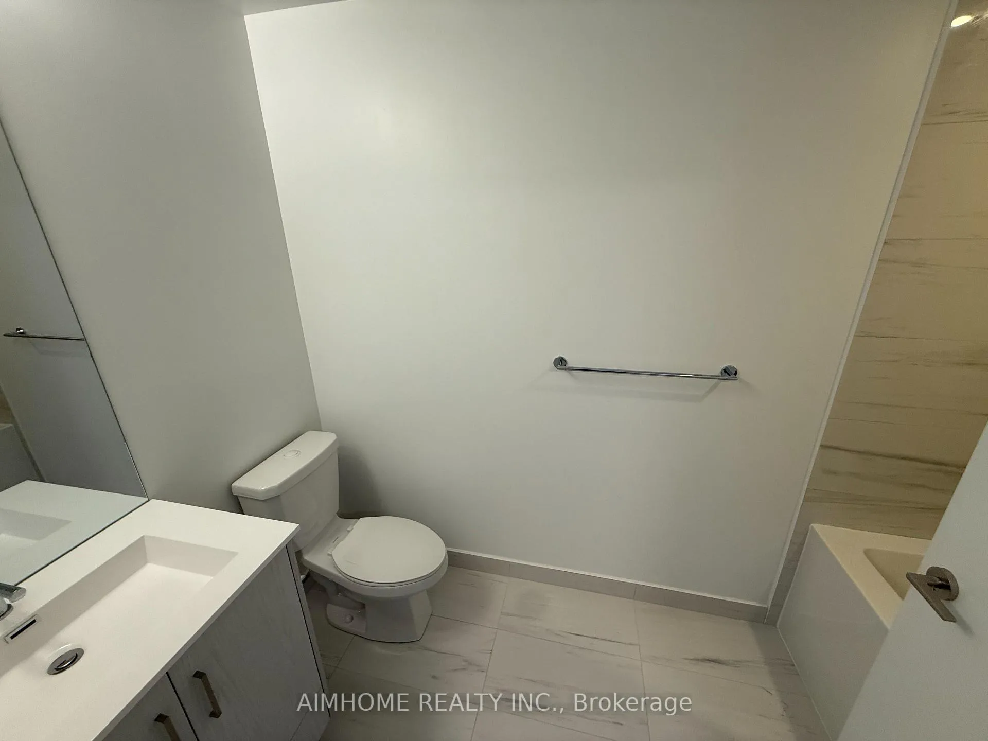 Photo 7 of Unit 3502, 180 Front Street E, Toronto, Moss Park — HOMEH