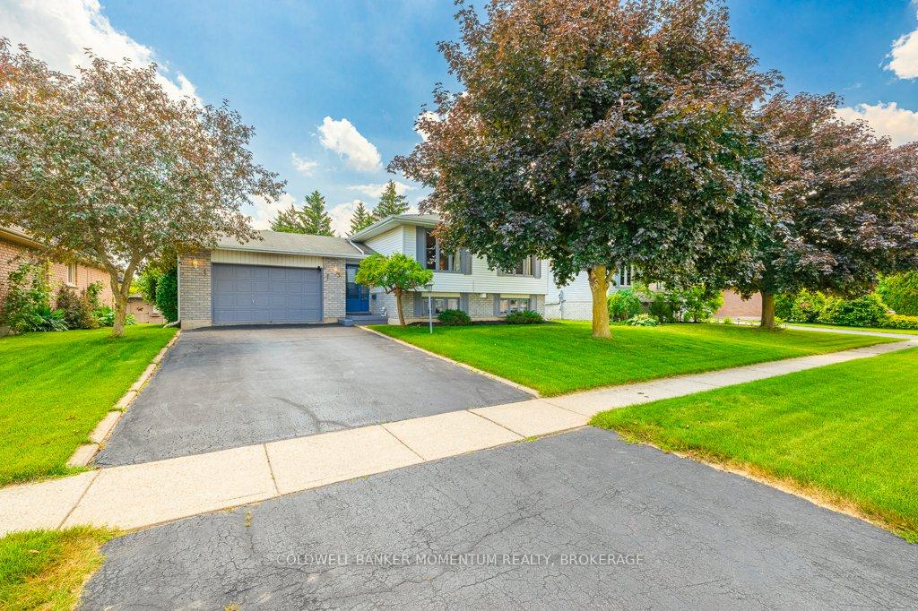 Photo 3 of 36 Windsor Drive, Brant, South Dumfries — HOMEH