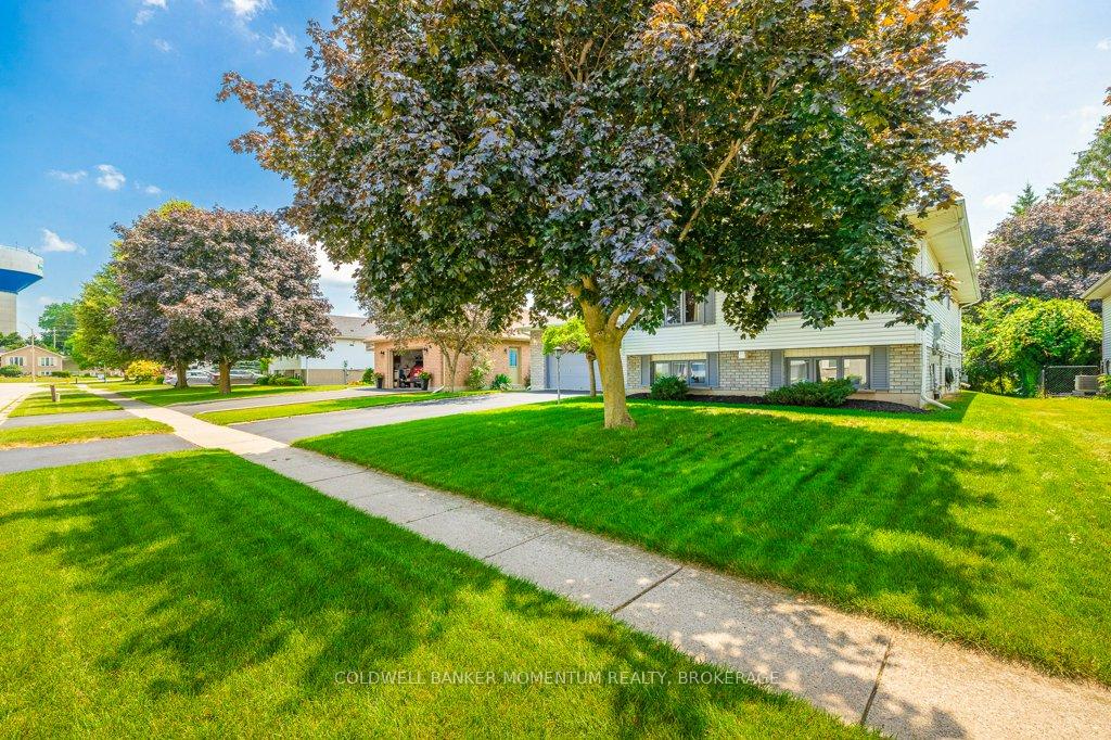 Photo 4 of 36 Windsor Drive, Brant, South Dumfries — HOMEH
