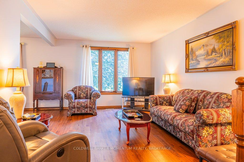 Photo 10 of 36 Windsor Drive, Brant, South Dumfries — HOMEH