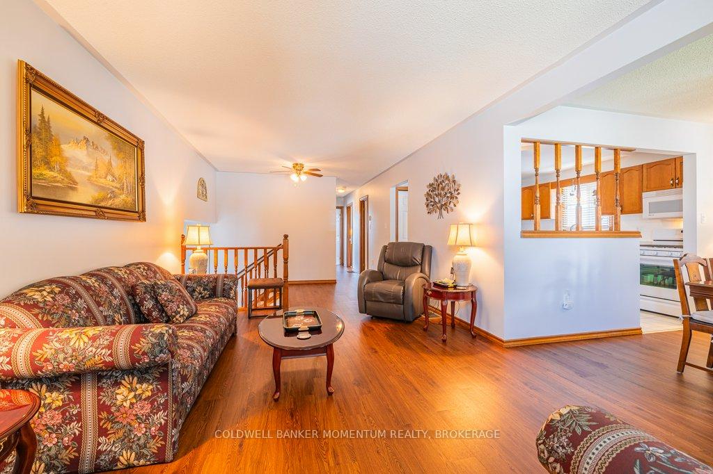 Photo 11 of 36 Windsor Drive, Brant, South Dumfries — HOMEH