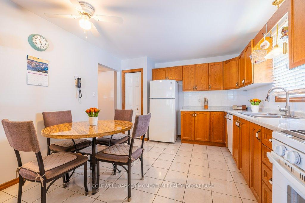 Photo 16 of 36 Windsor Drive, Brant, South Dumfries — HOMEH