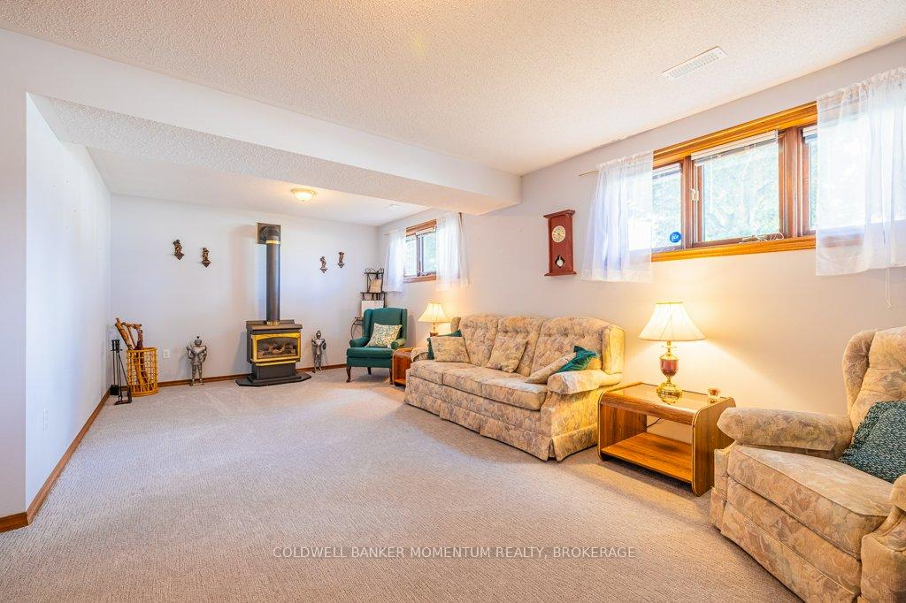 Photo 31 of 36 Windsor Drive, Brant, South Dumfries — HOMEH