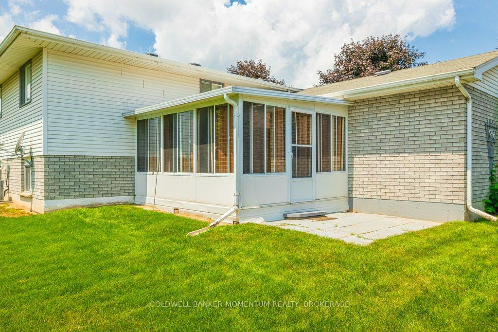 Photo 42 of 36 Windsor Drive, Brant, South Dumfries — HOMEH