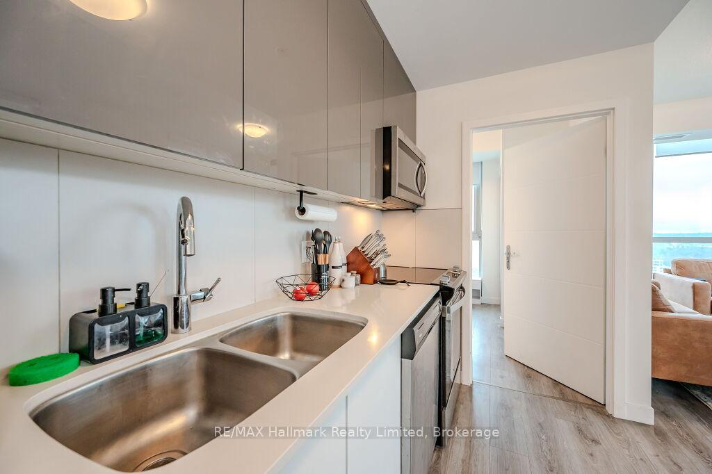 Photo 10 of Unit 2009, 60 Frederick Street, Kitchener — HOMEH