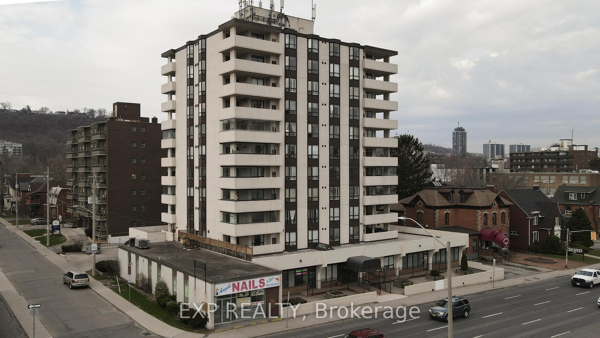 Front of Unit 802, 432 Main Street E