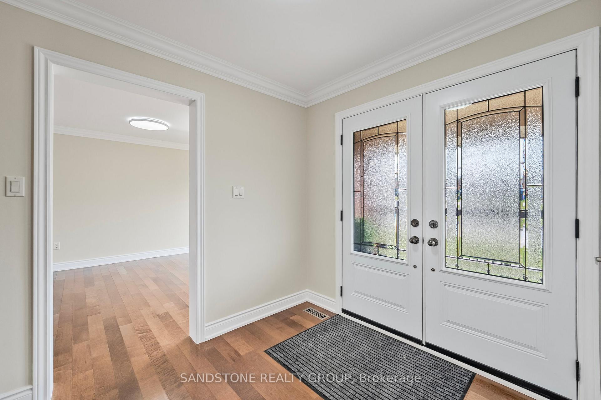 Photo 4 of 21 Firman Drive, Barrie, Painswick North — HOMEH