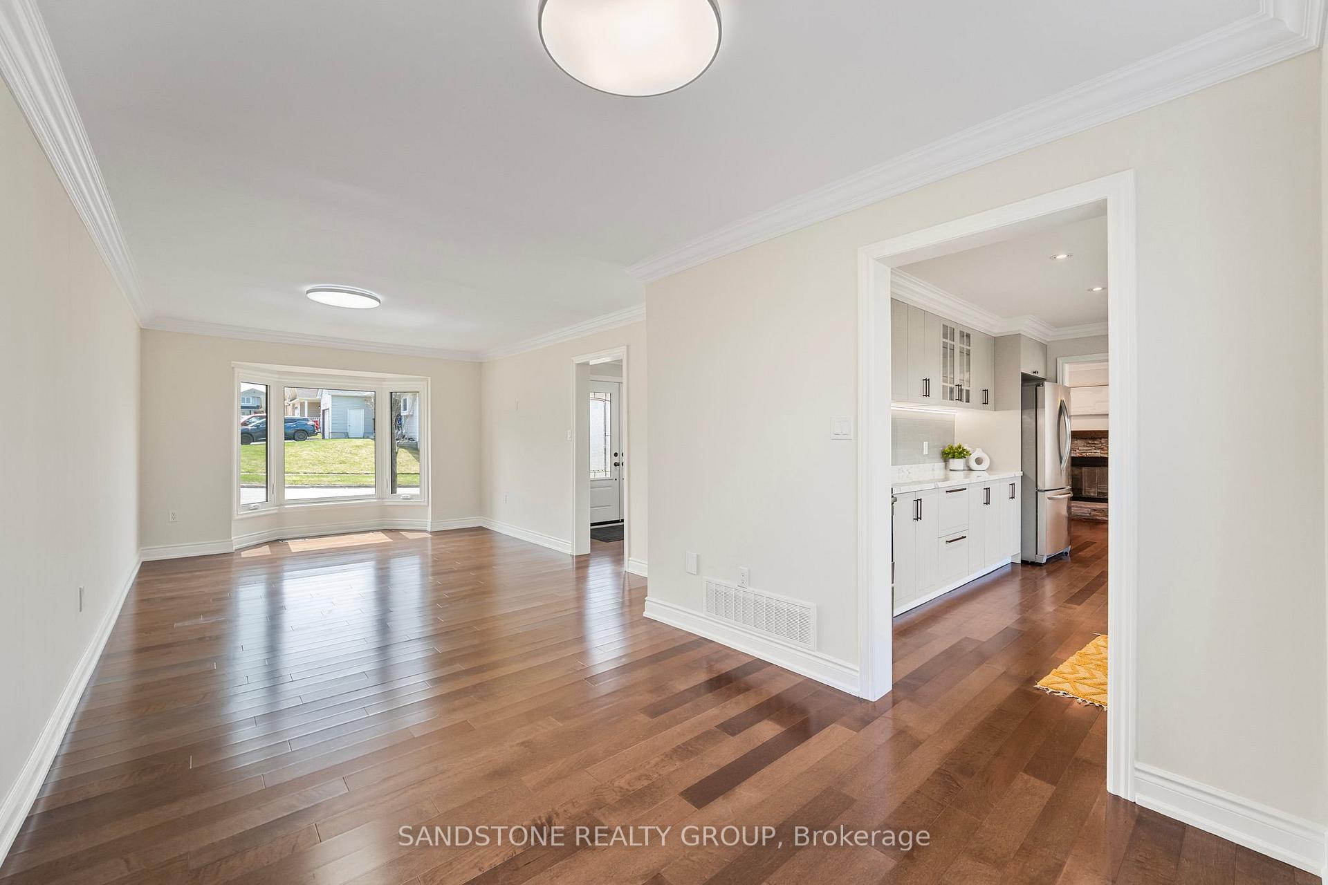 Photo 9 of 21 Firman Drive, Barrie, Painswick North — HOMEH