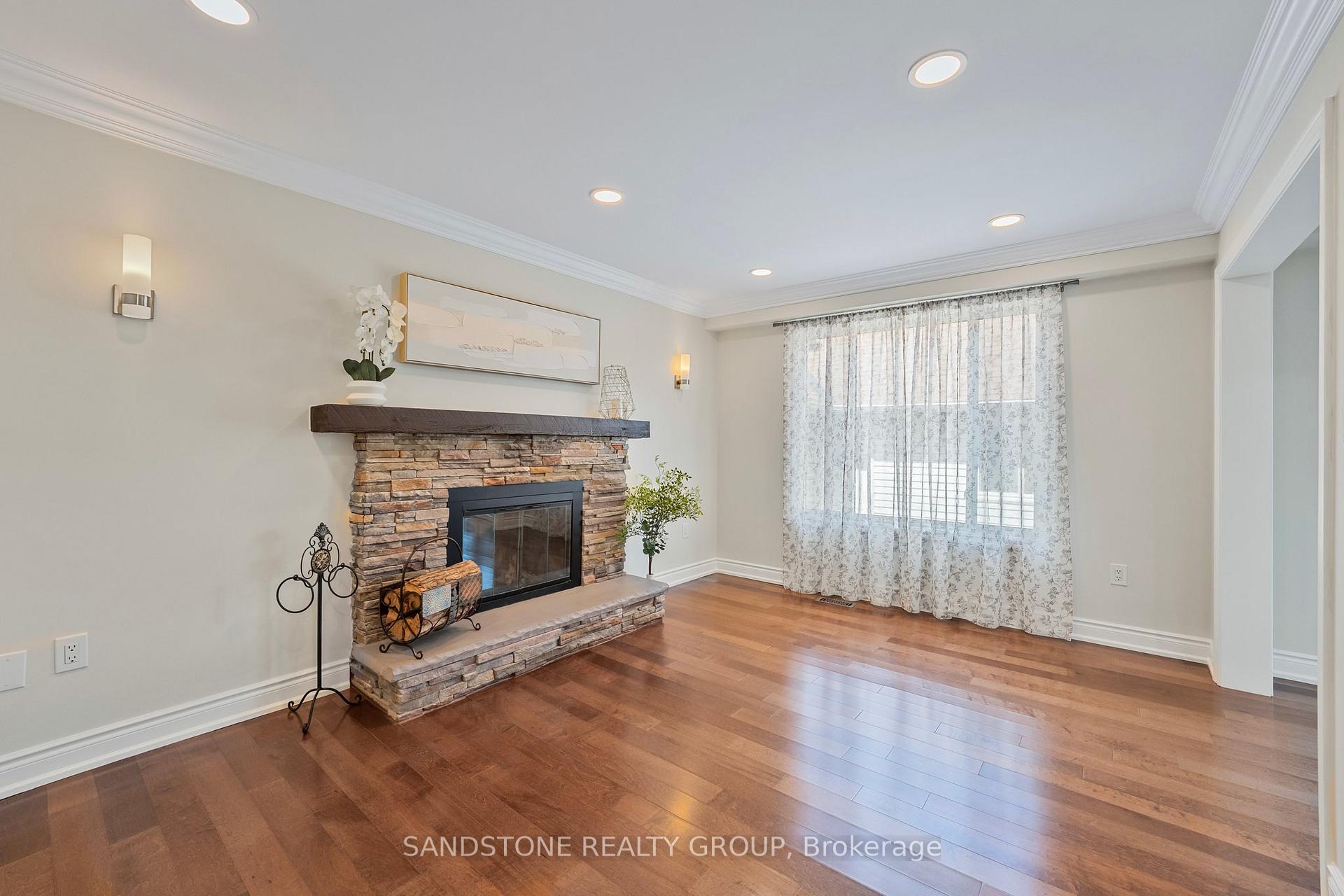 Photo 15 of 21 Firman Drive, Barrie, Painswick North — HOMEH