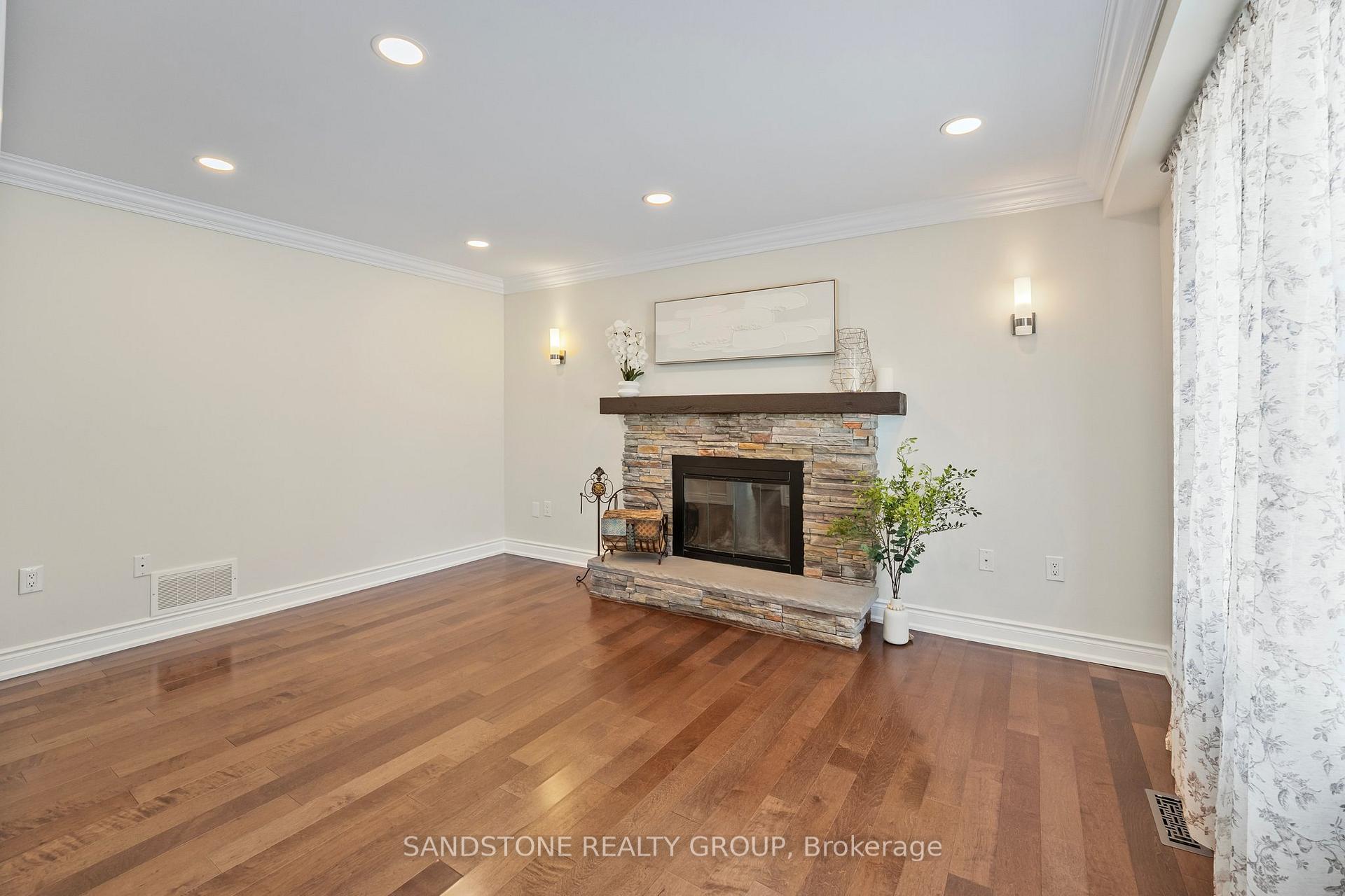 Photo 17 of 21 Firman Drive, Barrie, Painswick North — HOMEH