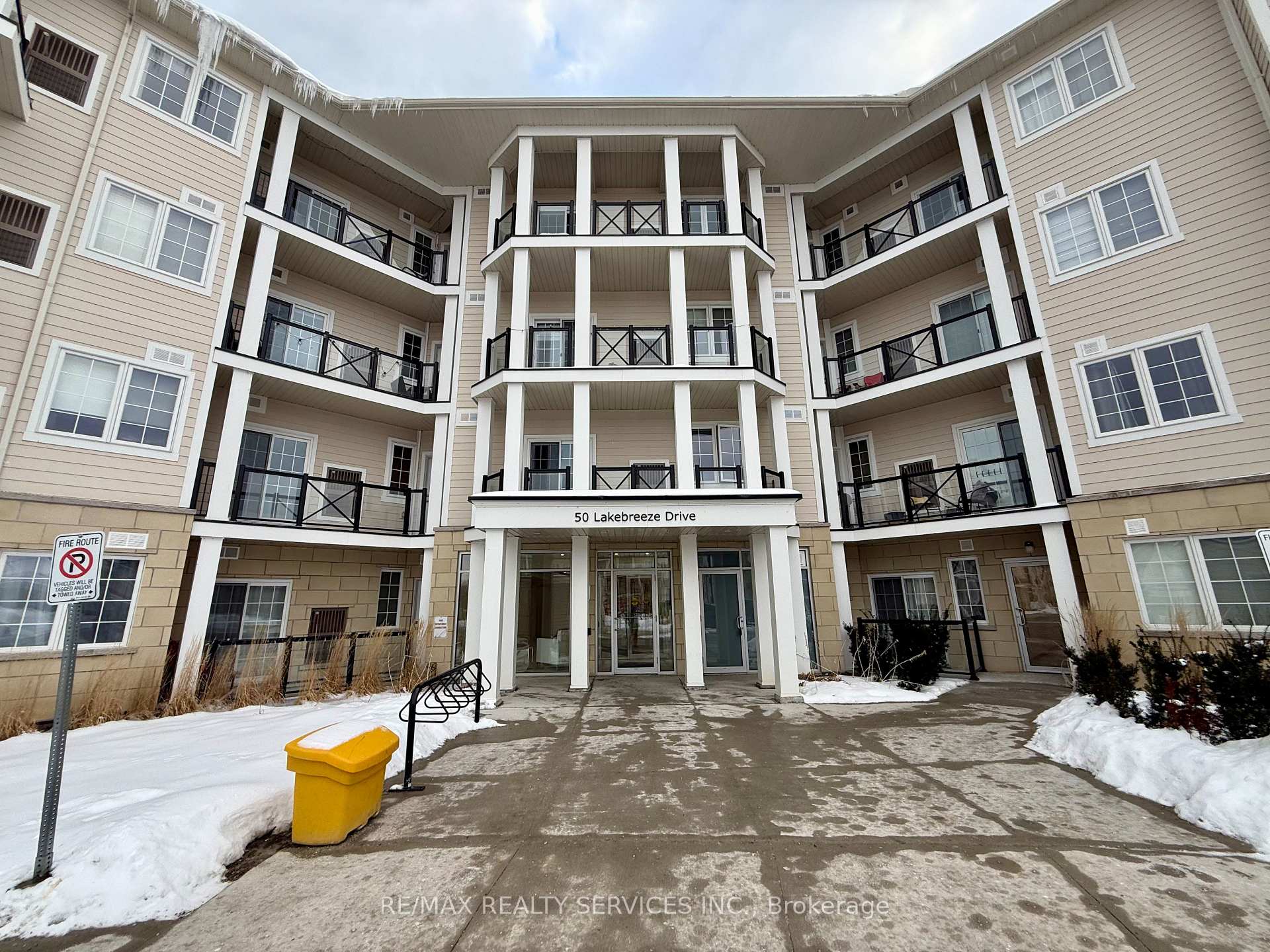 Front of Unit 229, 50 Lakebreeze Drive