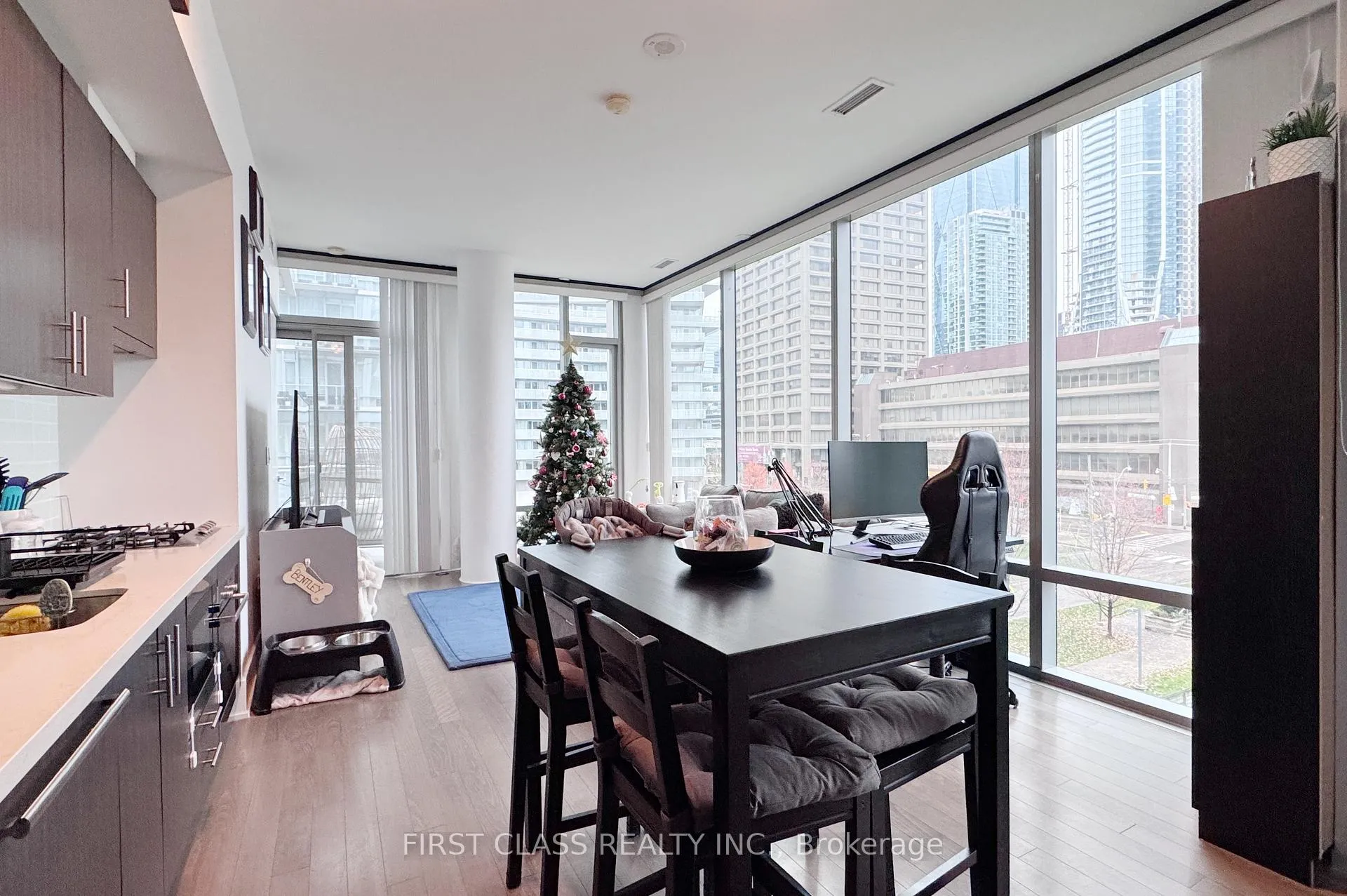 Photo 3 of Unit 403, 39 Queens Quay, Toronto, Waterfront Communities — HOMEH