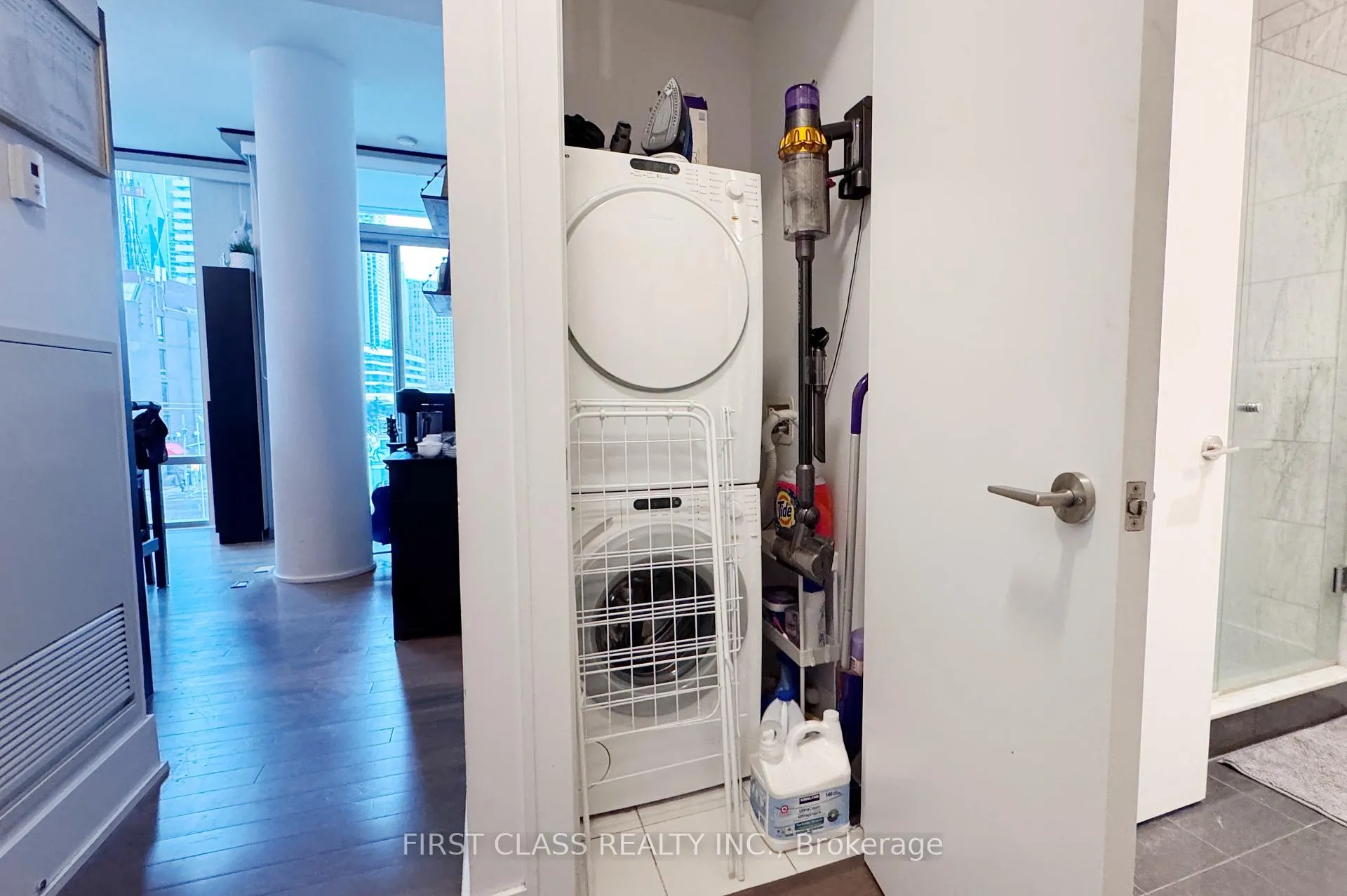 Photo 11 of Unit 403, 39 Queens Quay, Toronto, Waterfront Communities — HOMEH