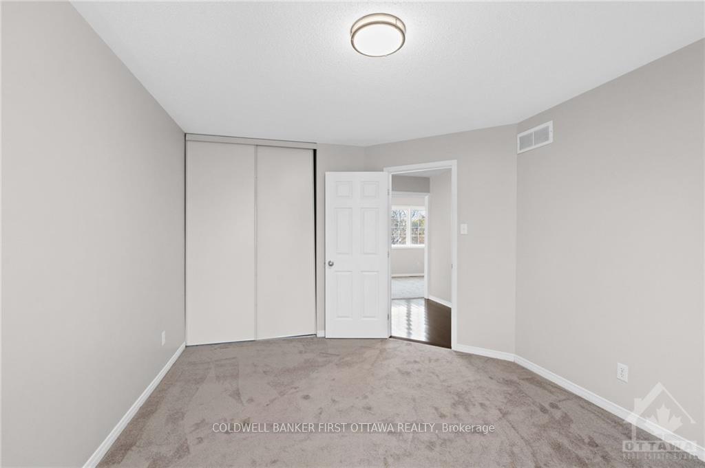 Photo 17 of 104 Bloomingdale Street, Ottawa, Central Park — HOMEH