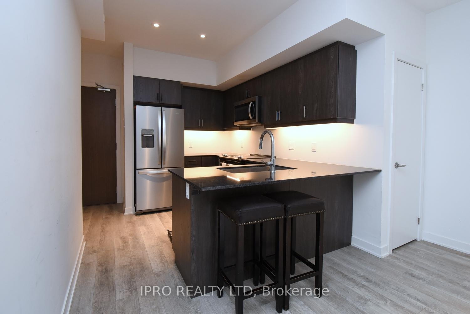 Photo 3 of Unit 111, 16 markle Crescent, Hamilton, Ancaster — HOMEH