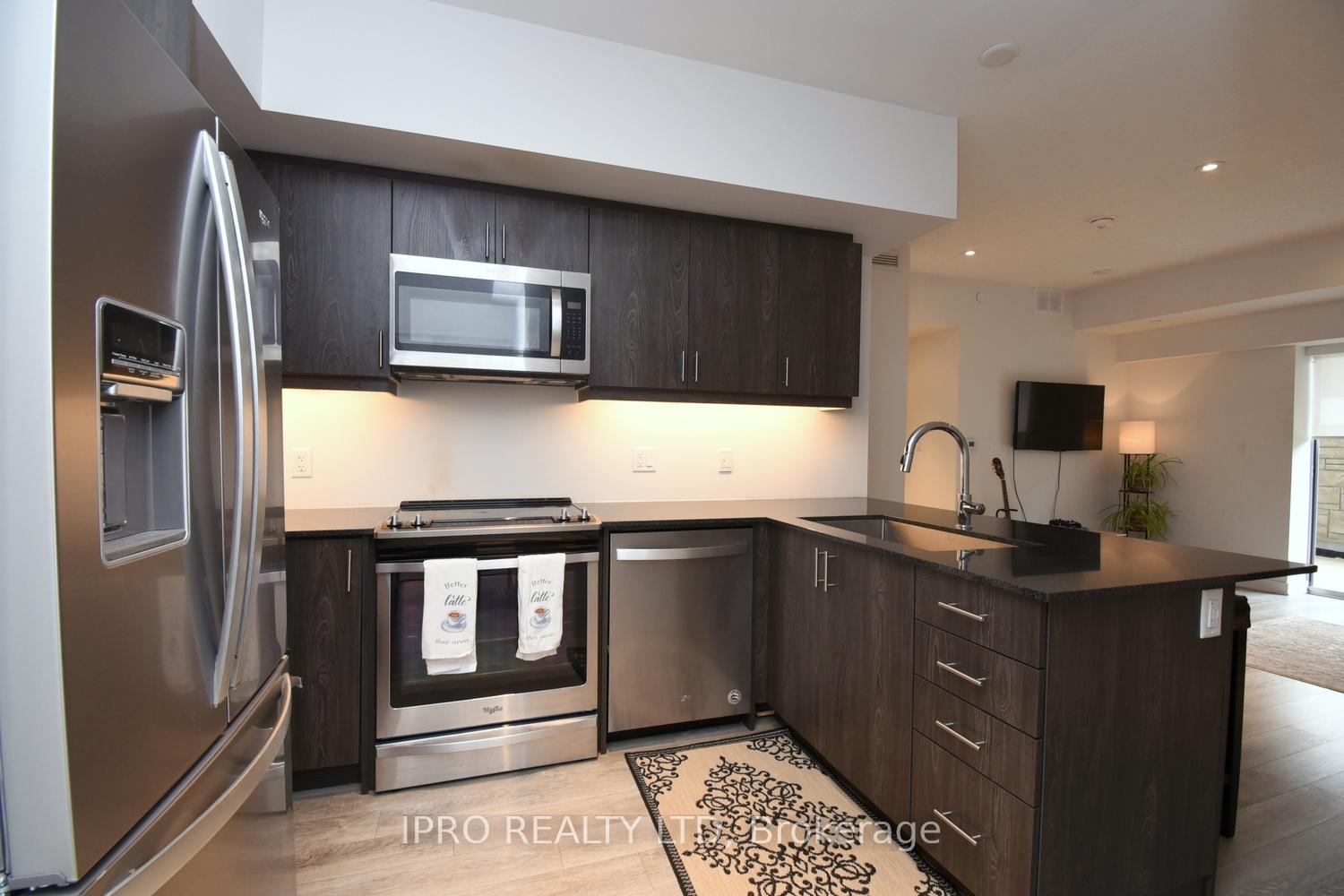 Photo 5 of Unit 111, 16 markle Crescent, Hamilton, Ancaster — HOMEH