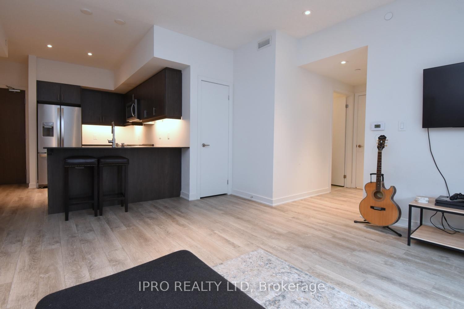 Photo 6 of Unit 111, 16 markle Crescent, Hamilton, Ancaster — HOMEH