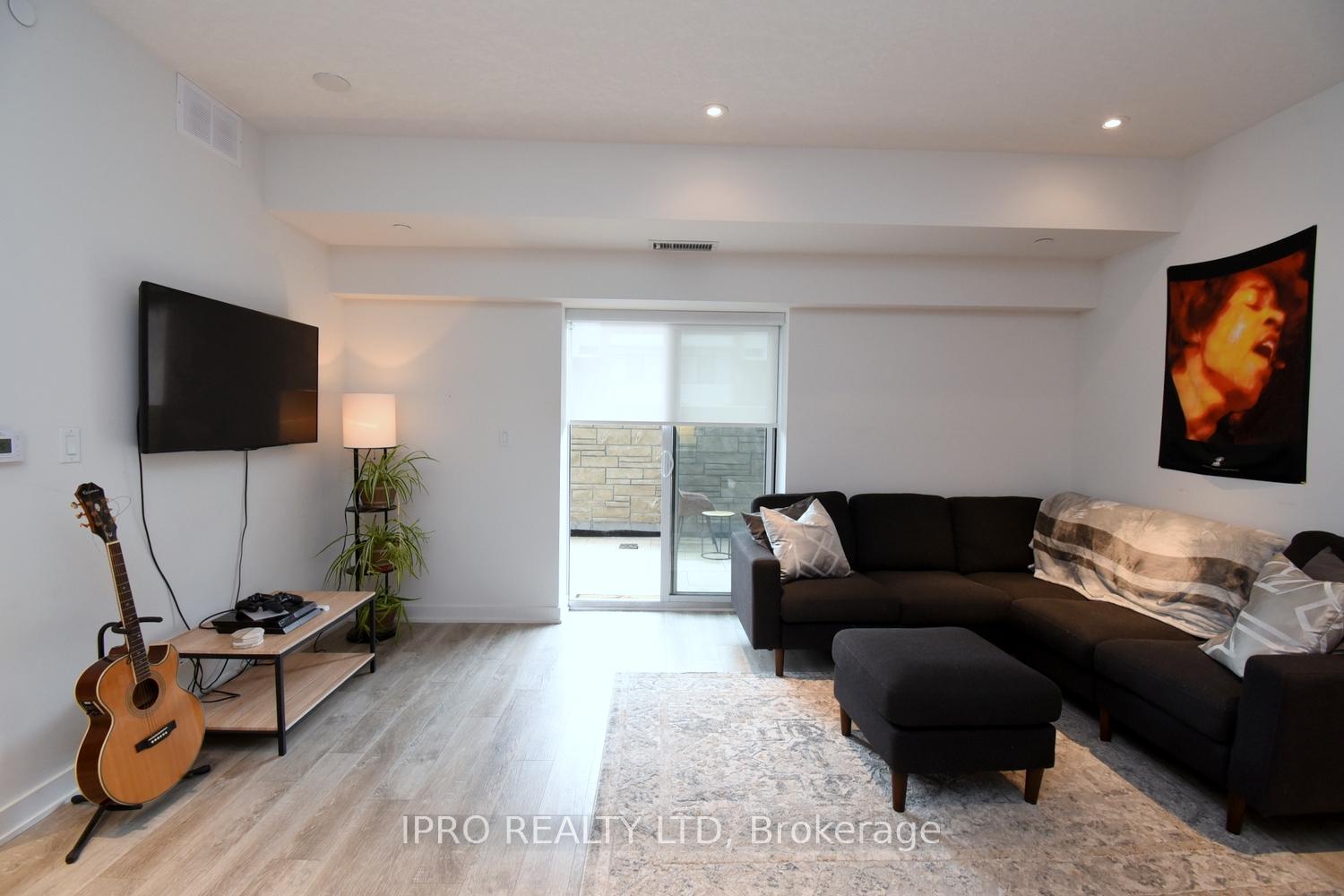 Photo 8 of Unit 111, 16 markle Crescent, Hamilton, Ancaster — HOMEH
