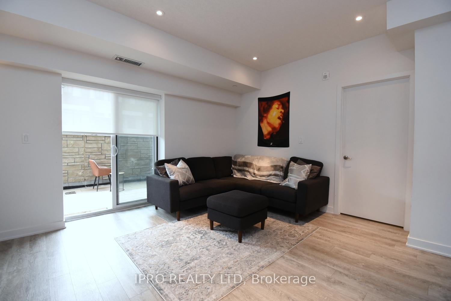 Photo 9 of Unit 111, 16 markle Crescent, Hamilton, Ancaster — HOMEH