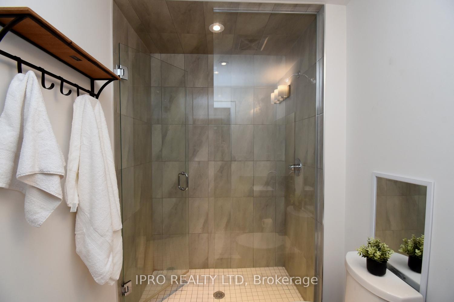 Photo 15 of Unit 111, 16 markle Crescent, Hamilton, Ancaster — HOMEH