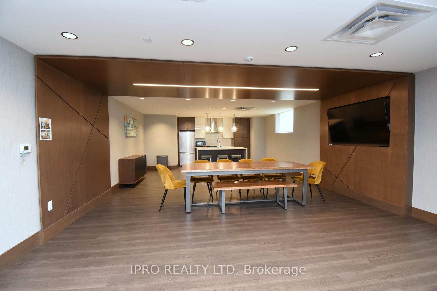 Photo 22 of Unit 111, 16 markle Crescent, Hamilton, Ancaster — HOMEH