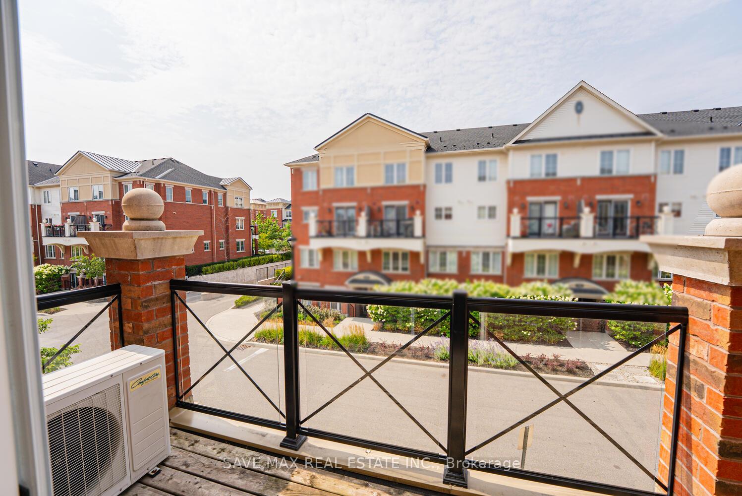 Front of Unit 3, 2476 Post Road
