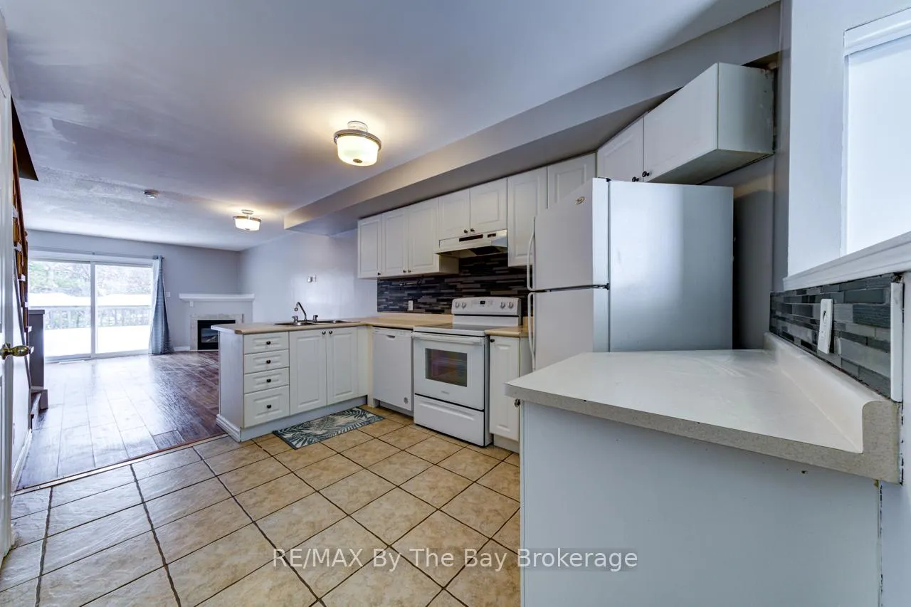 Photo 6 of 7 Royalton Lane, Collingwood — HOMEH