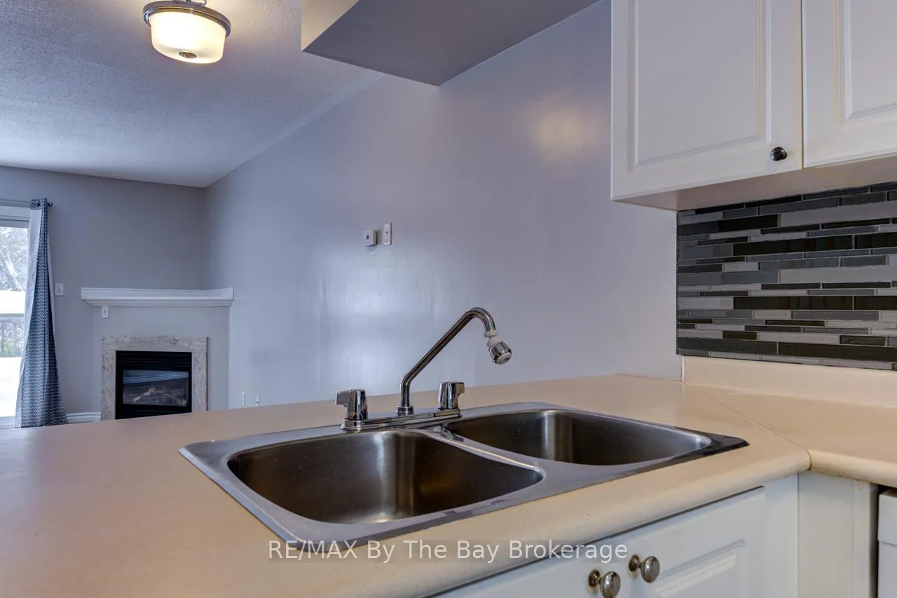Photo 13 of 7 Royalton Lane, Collingwood — HOMEH
