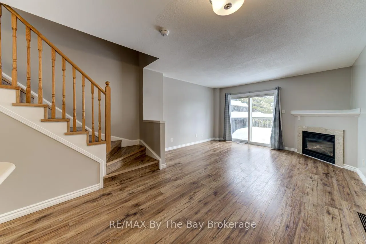 Photo 15 of 7 Royalton Lane, Collingwood — HOMEH