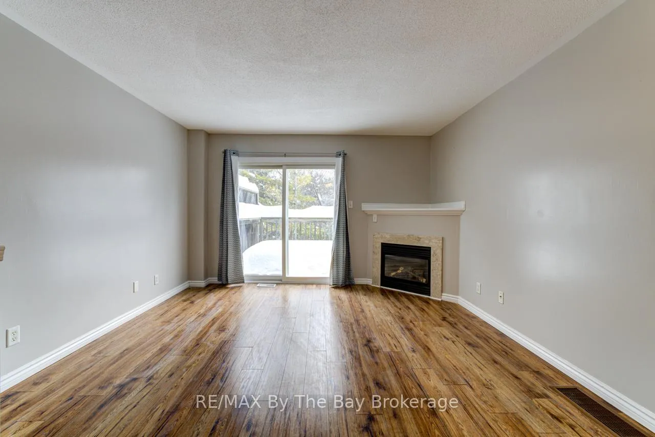 Photo 19 of 7 Royalton Lane, Collingwood — HOMEH