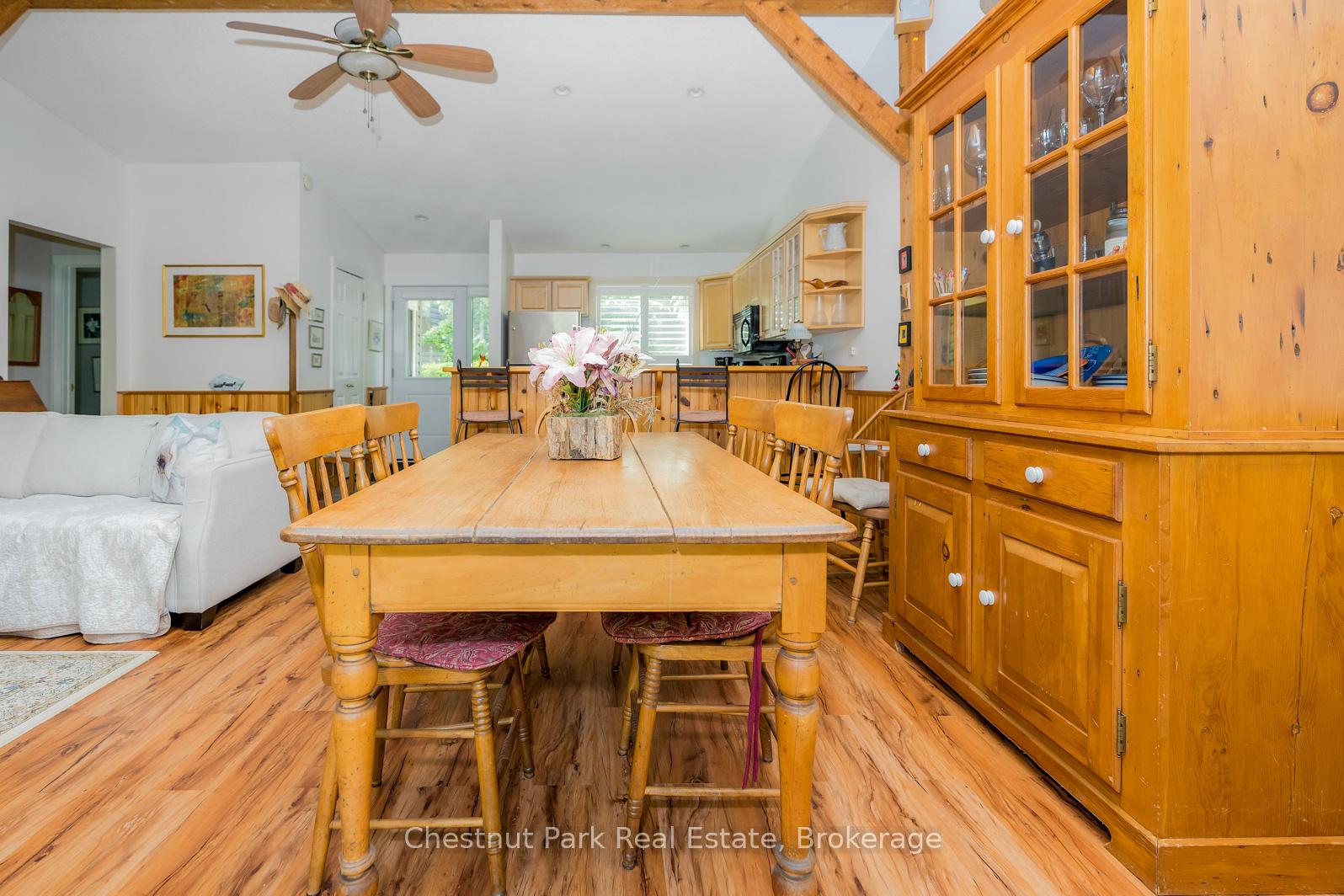 Photo 7 of 197 Escarpment Crescent, Collingwood — HOMEH