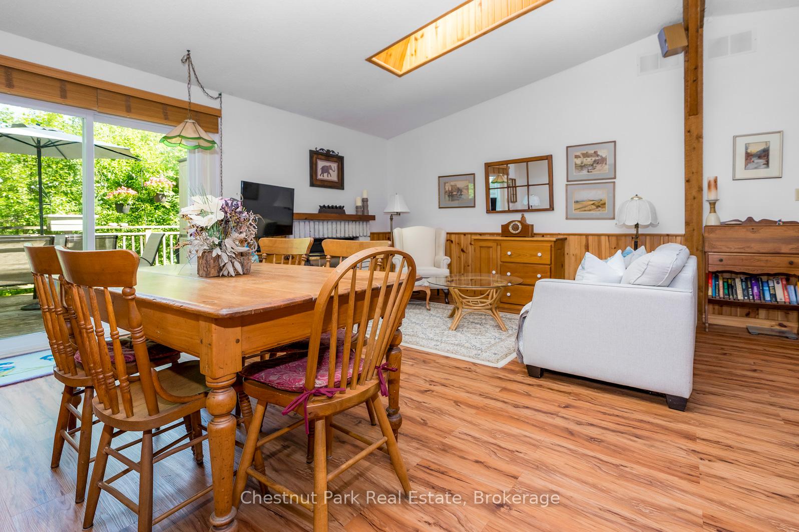 Photo 8 of 197 Escarpment Crescent, Collingwood — HOMEH