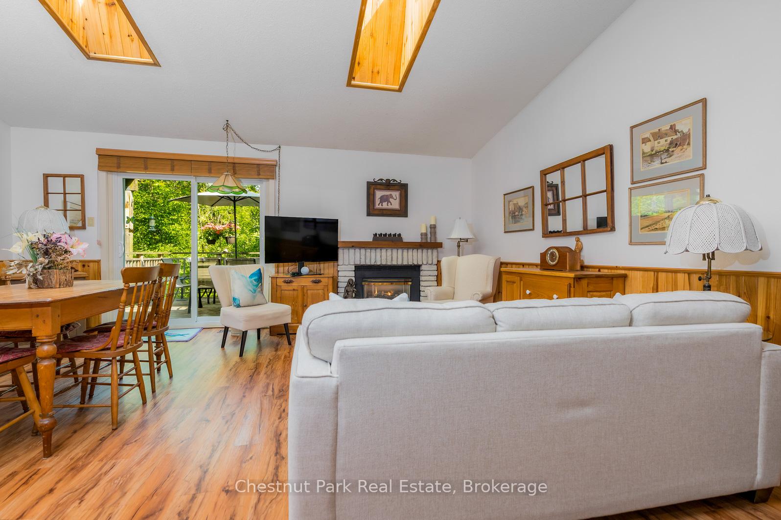 Photo 9 of 197 Escarpment Crescent, Collingwood — HOMEH