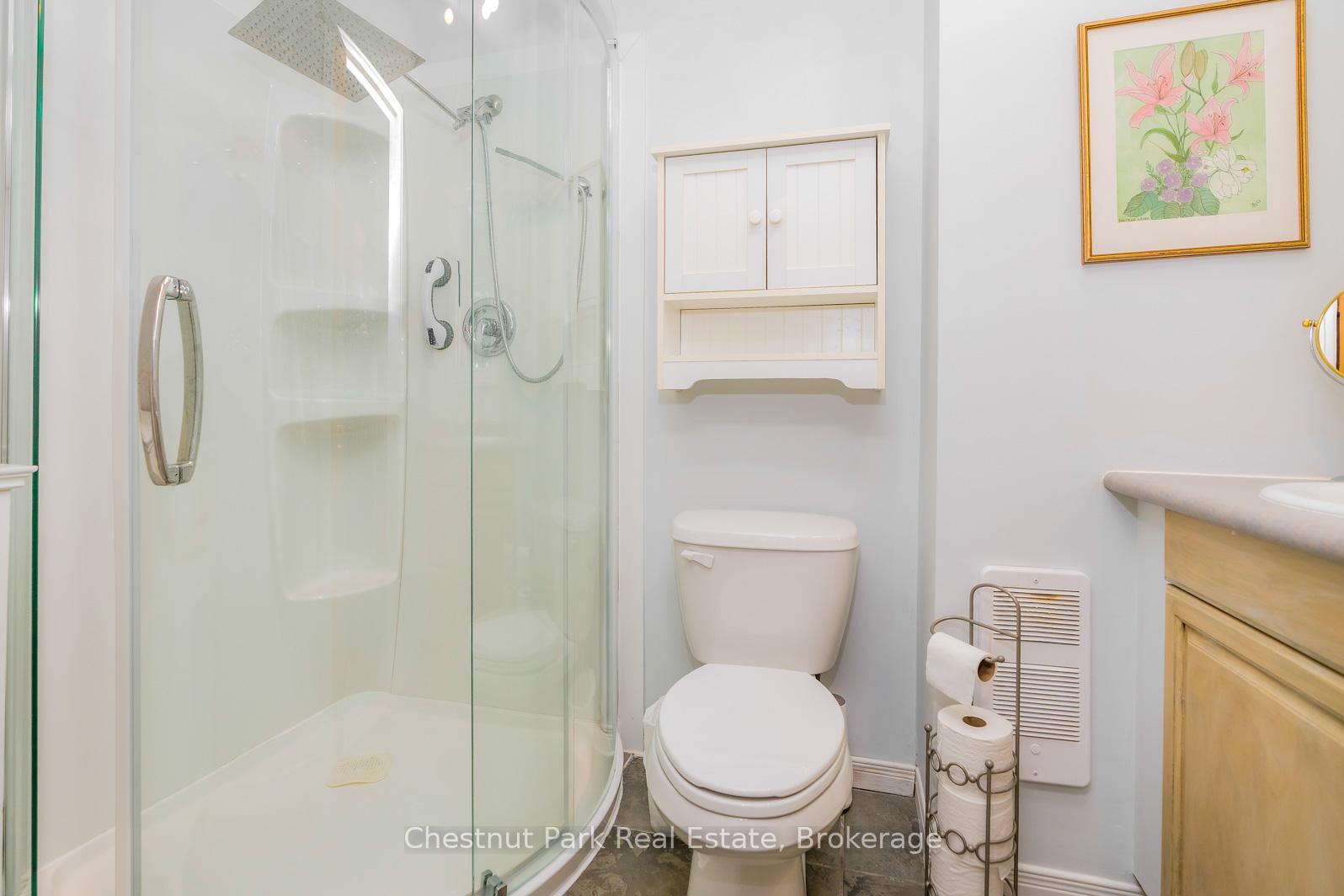 Photo 14 of 197 Escarpment Crescent, Collingwood — HOMEH