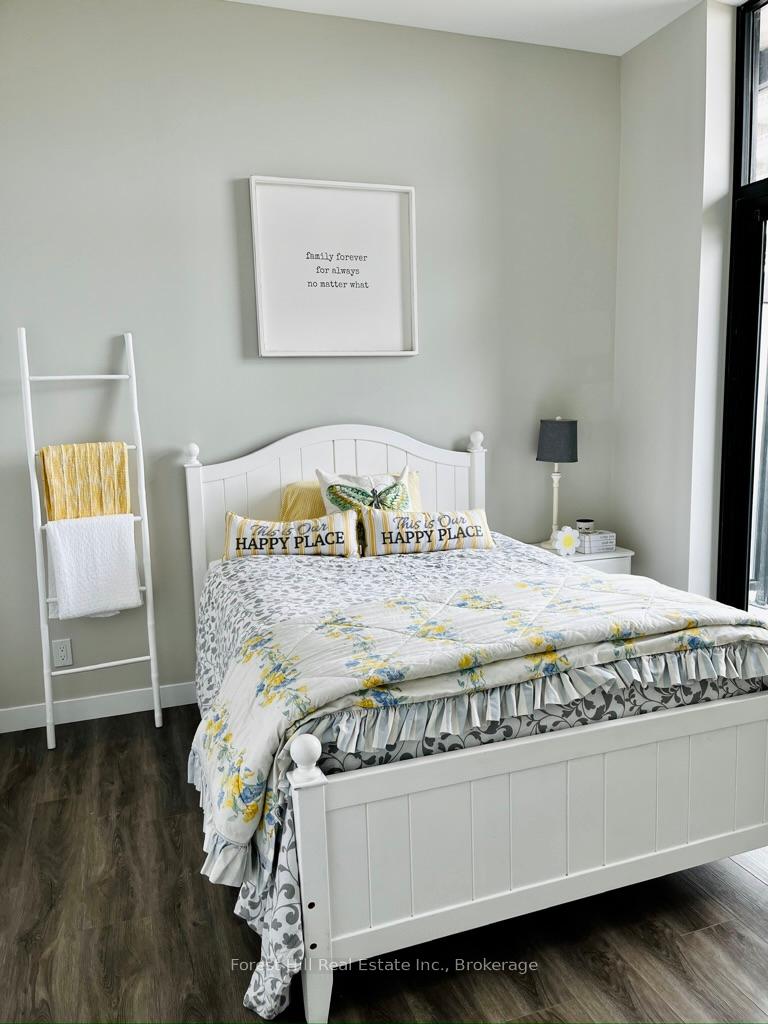 Photo 6 of Unit 402, 15 Queen Street S, Hamilton, Central — HOMEH