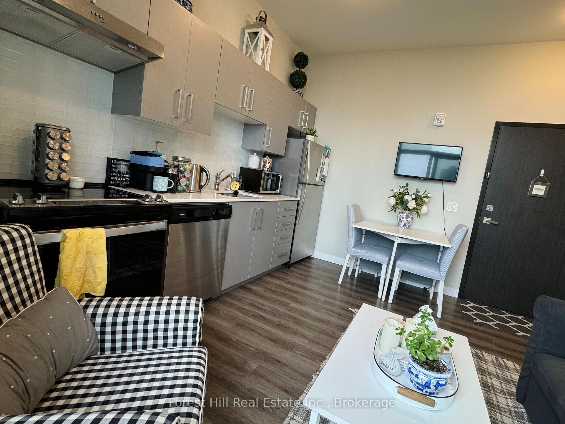 Photo 13 of Unit 402, 15 Queen Street S, Hamilton, Central — HOMEH