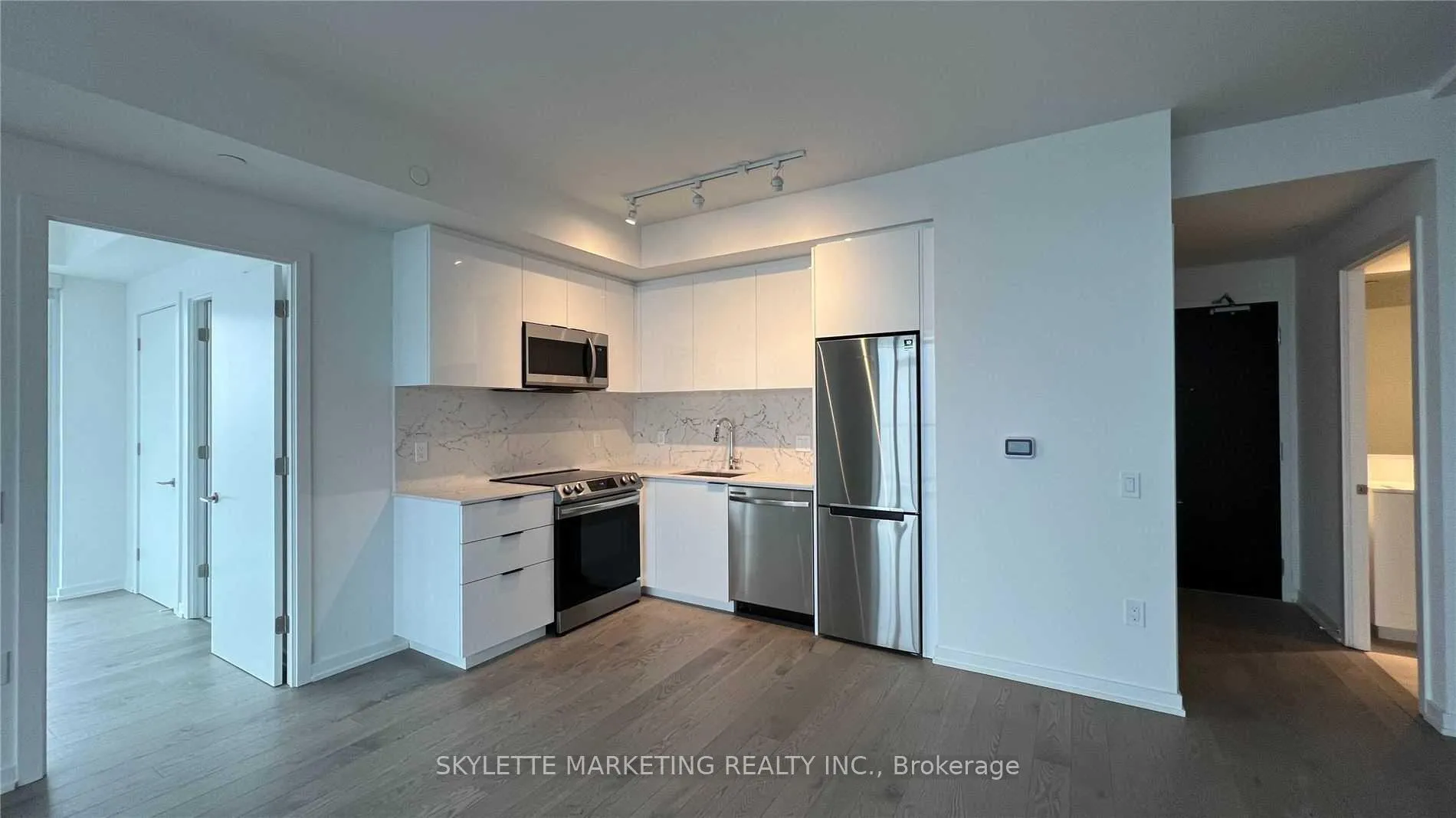 Photo 5 of Unit 801, 50 Power Street, Toronto, Moss Park — HOMEH