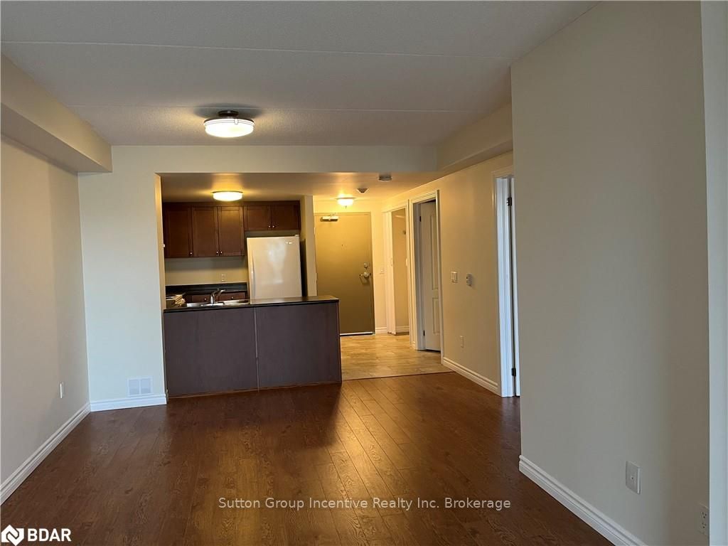 Photo 14 of Unit 103, 496 Yonge Street, Barrie, Painswick North — HOMEH
