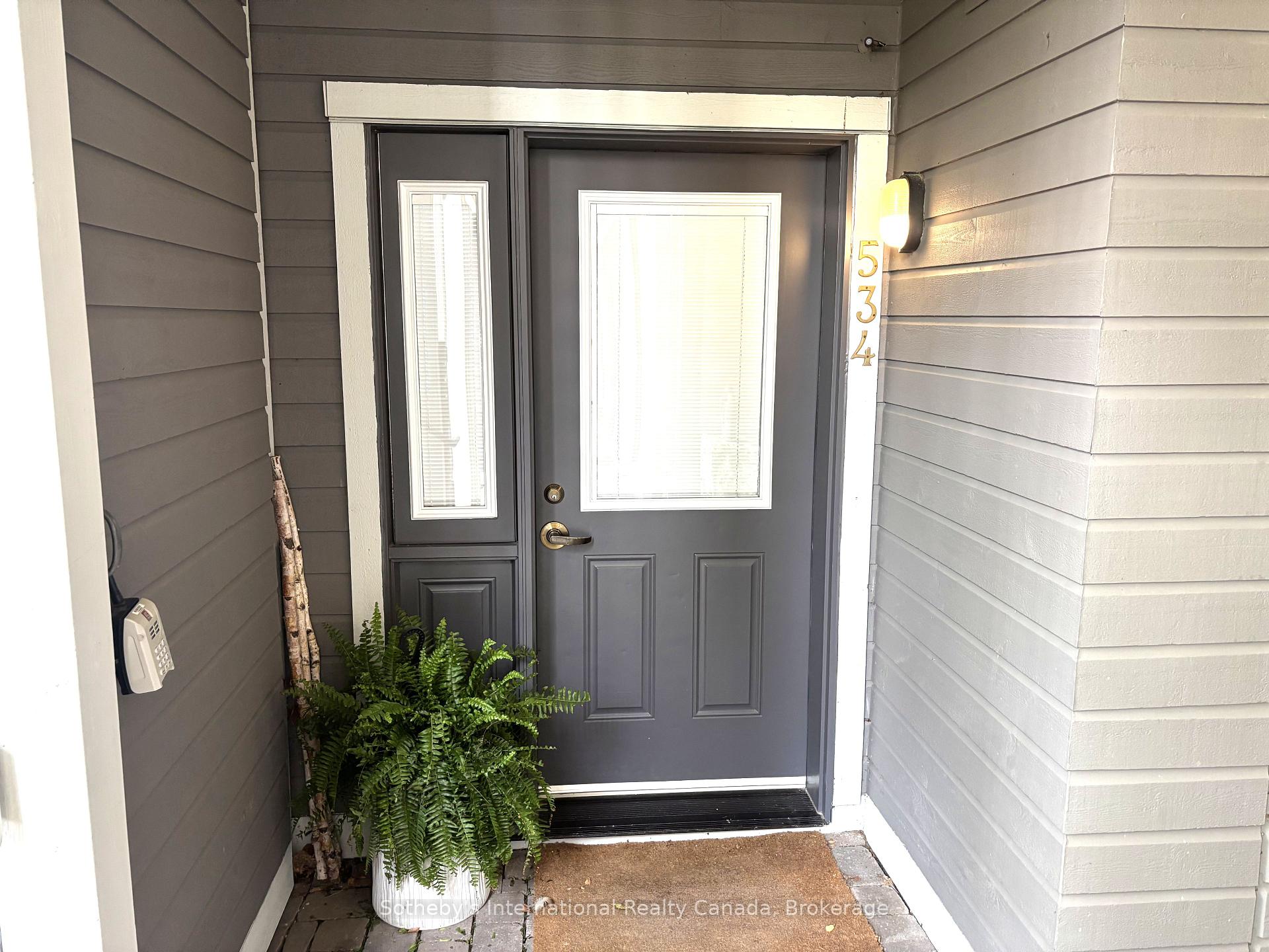 Photo 2 of 534 Mariners Way, Collingwood — HOMEH
