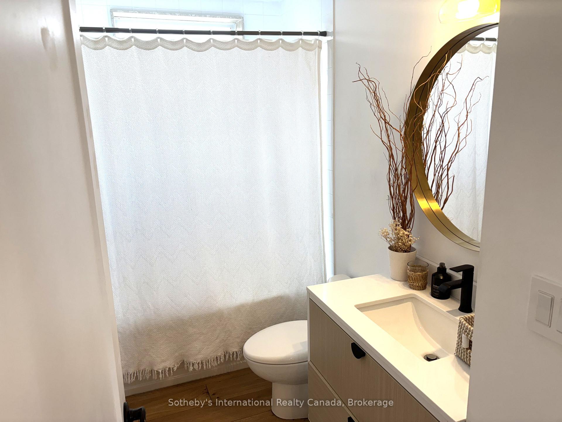 Photo 5 of 534 Mariners Way, Collingwood — HOMEH