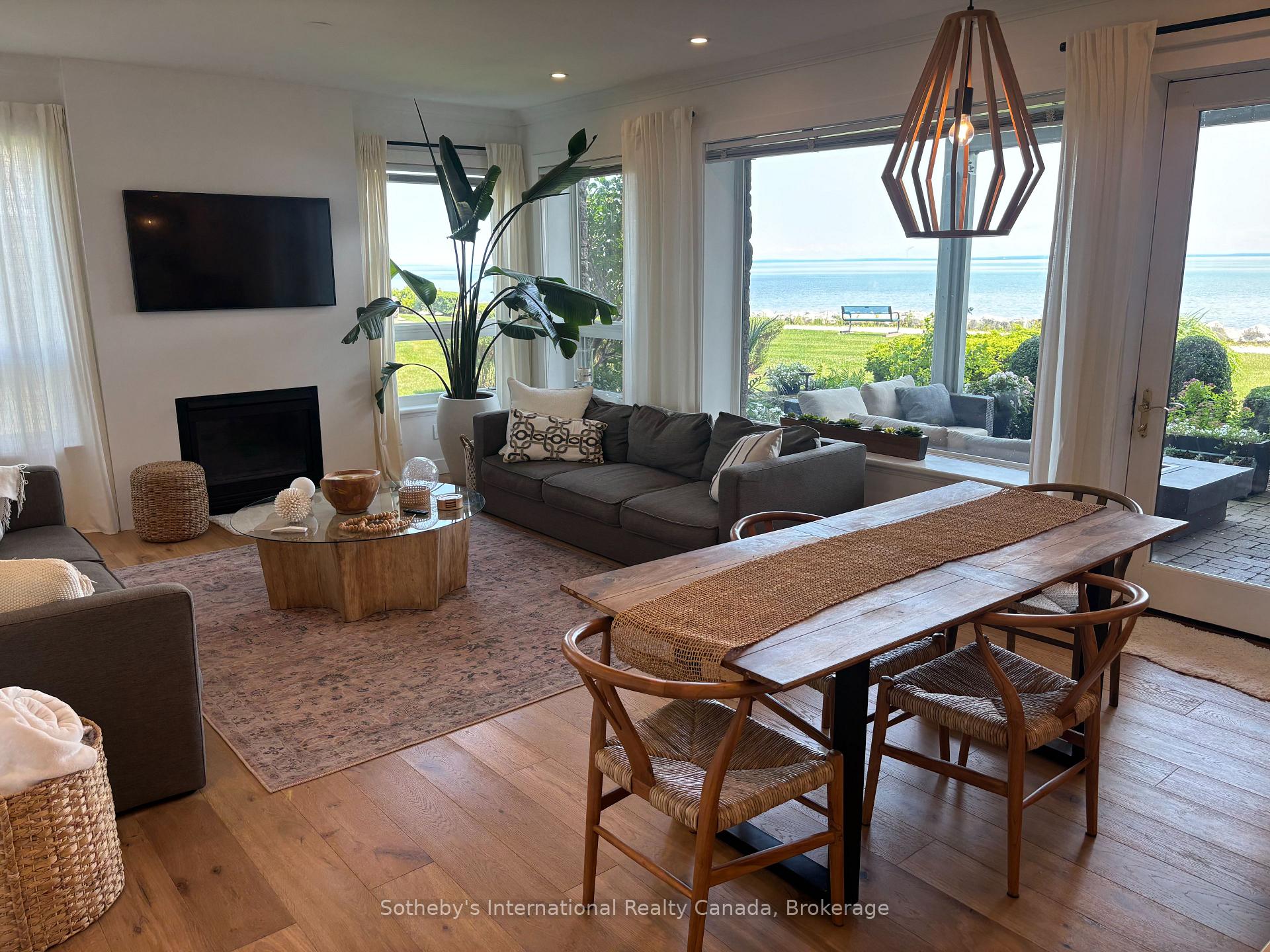 Photo 9 of 534 Mariners Way, Collingwood — HOMEH