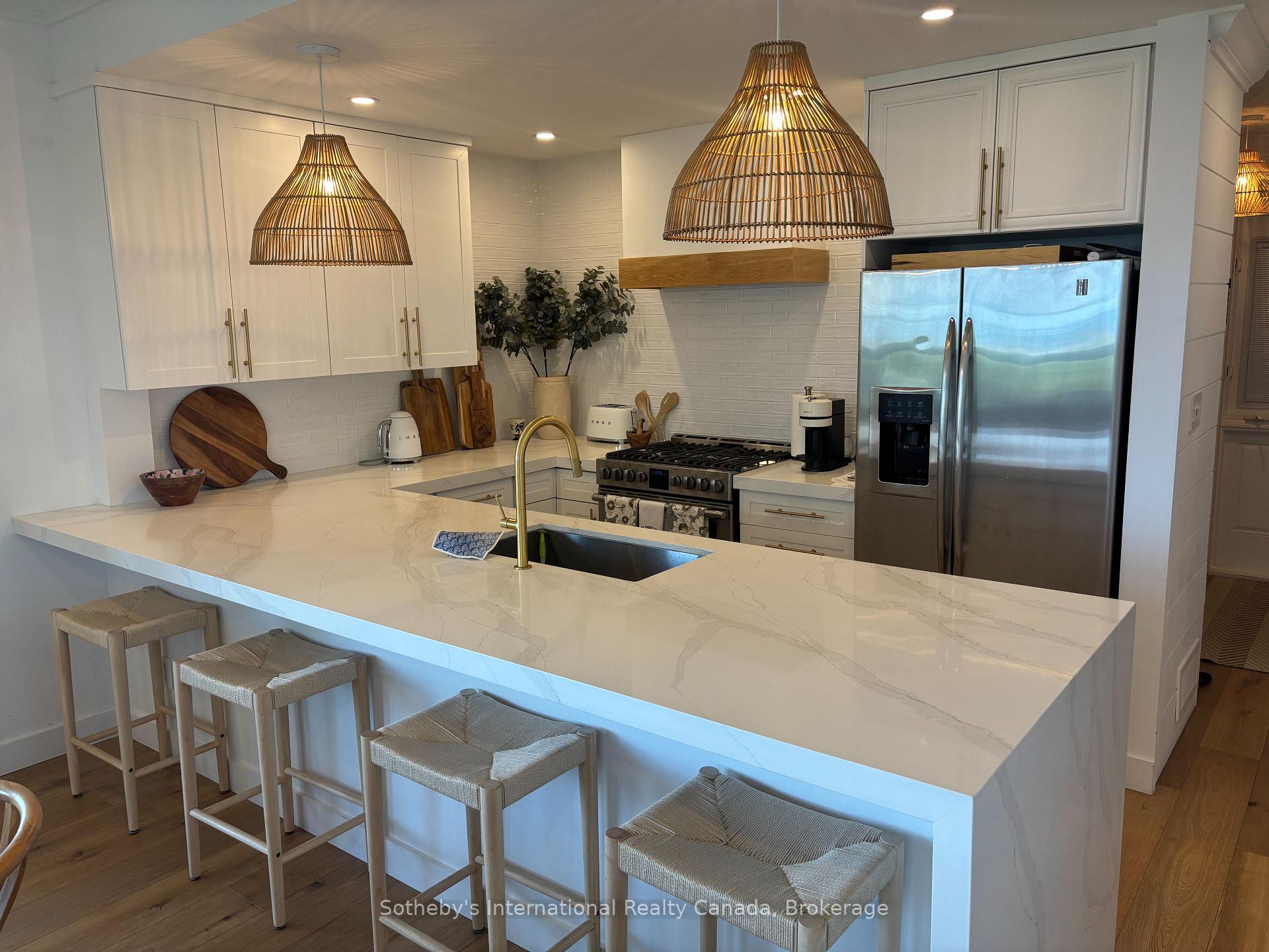 Photo 10 of 534 Mariners Way, Collingwood — HOMEH