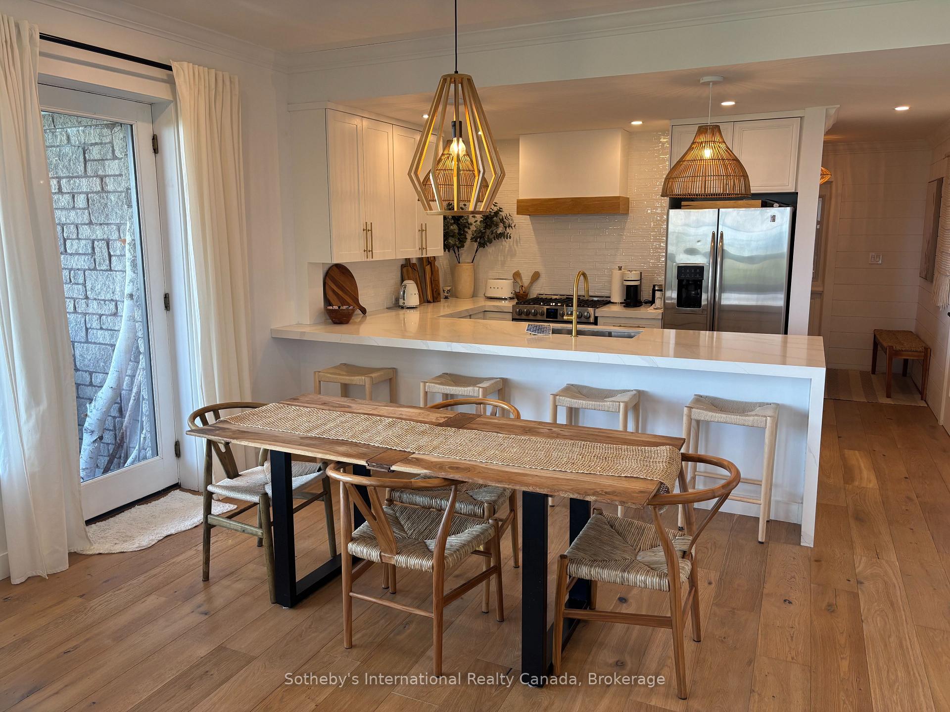 Photo 11 of 534 Mariners Way, Collingwood — HOMEH