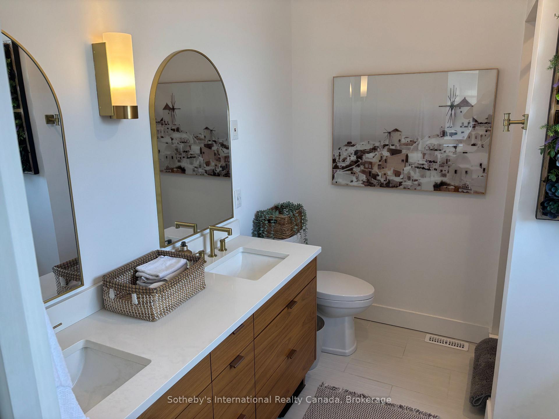 Photo 15 of 534 Mariners Way, Collingwood — HOMEH