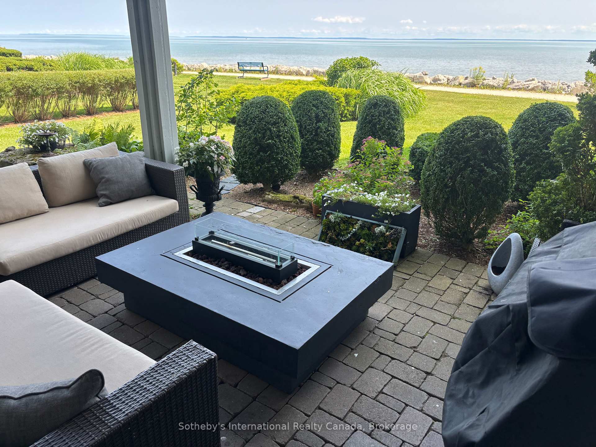 Photo 17 of 534 Mariners Way, Collingwood — HOMEH