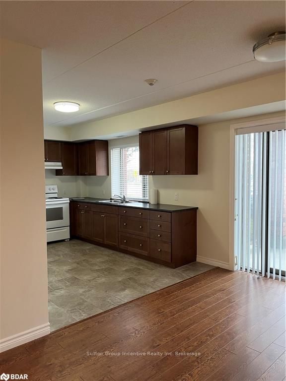 Photo 18 of Unit 101, 496 Yonge Street, Barrie, Painswick North — HOMEH