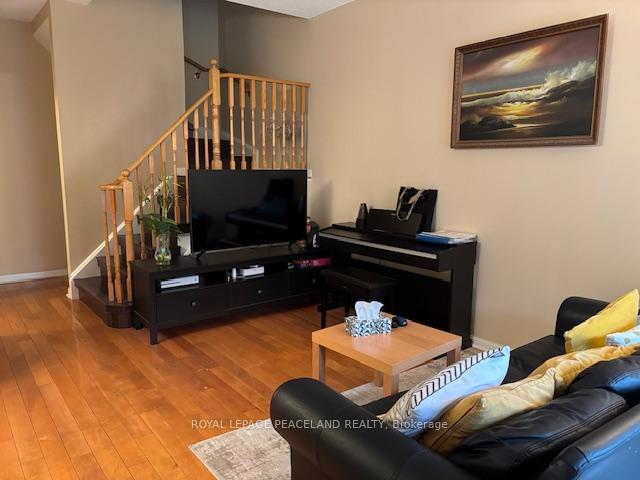 Photo 3 of Unit 2, 23 St. Moritz Way, Markham, Unionville — HOMEH