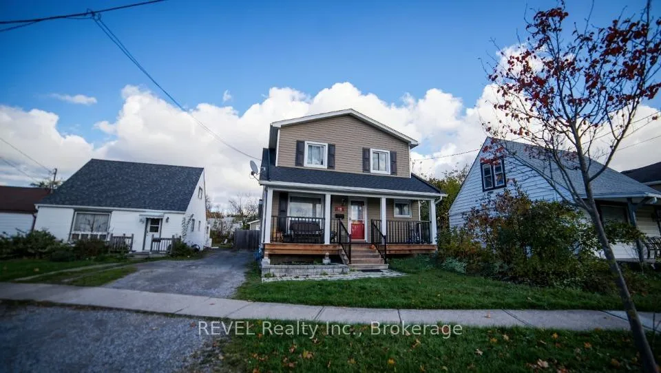 Photo 2 of 31 Philip Street, St. Catharines, Oakdale — HOMEH