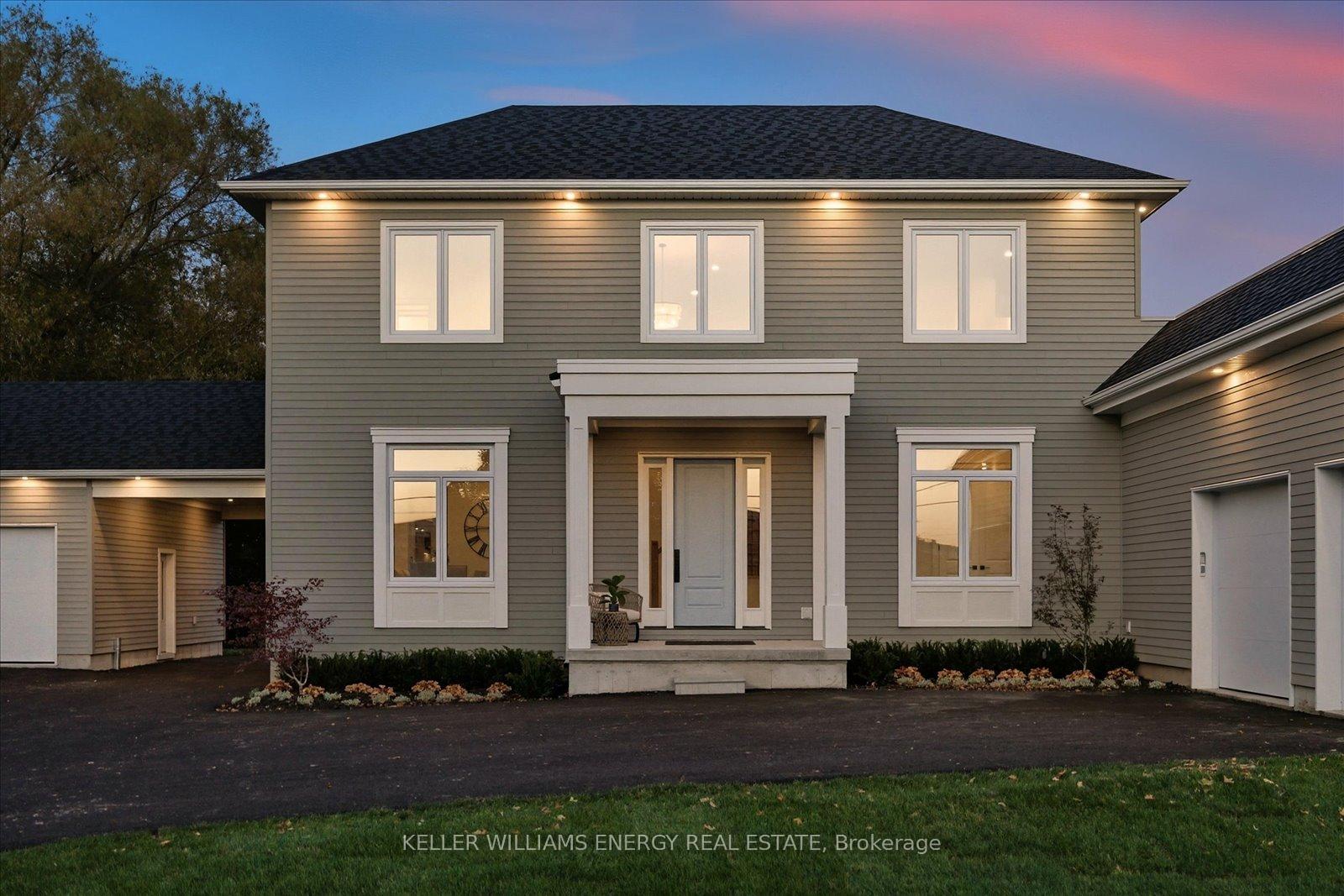 Front of 631 Mill Street S